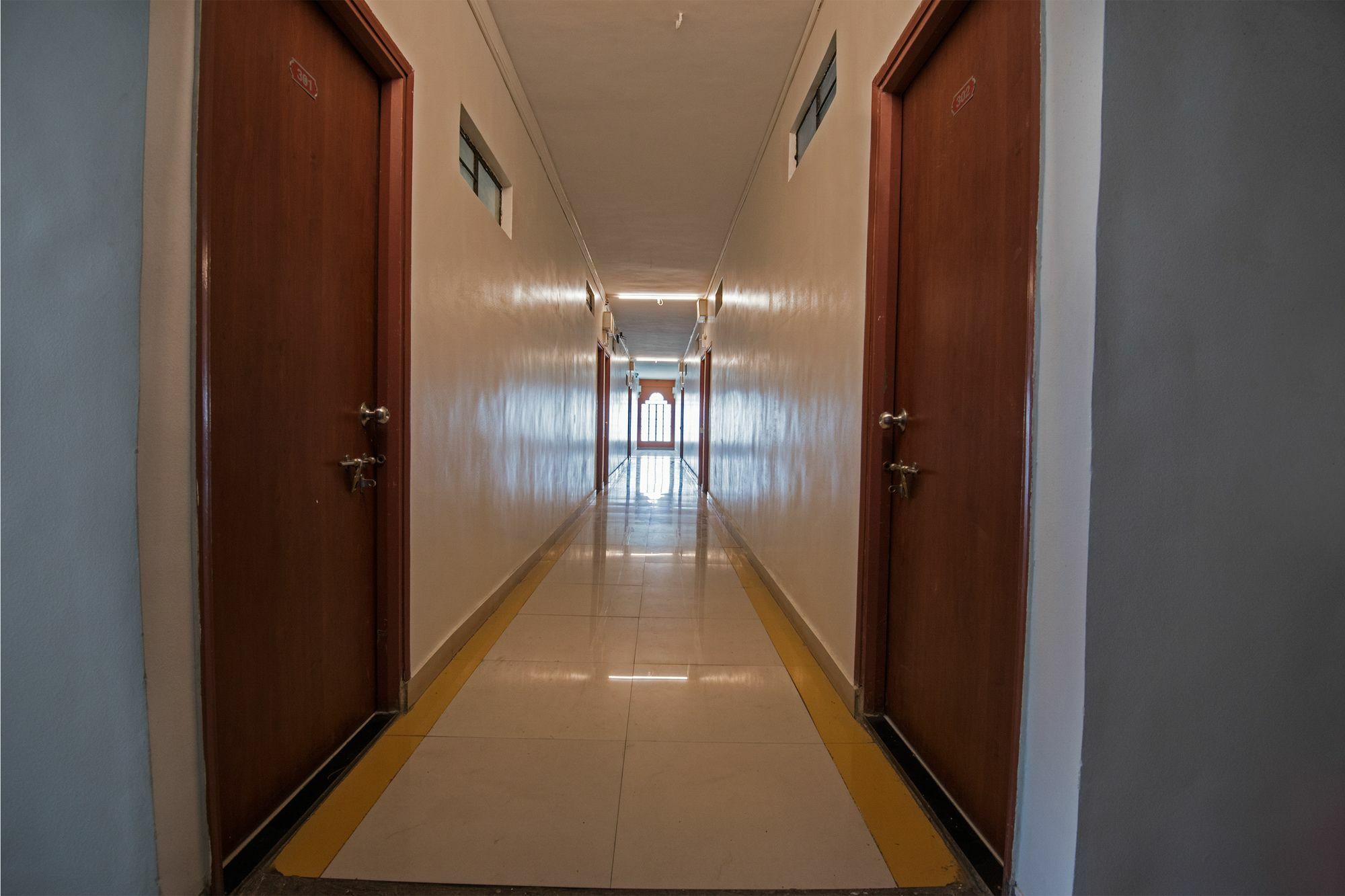 Oyo 1065 Hotel Hmr Royal Inn Púna Exteriér fotografie